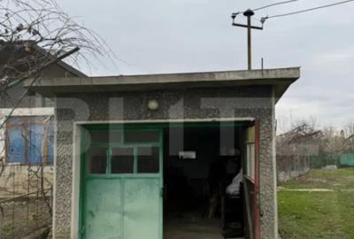 Casă cu 3 camere cu Teren 2745 Mp în Central - 1