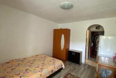 Garsoniera, etajul 1/4, zona Galata - 2