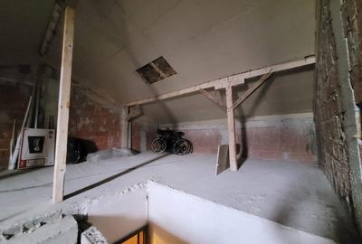 Duplex cu 3 camere cu Canalizare în Vest - 24