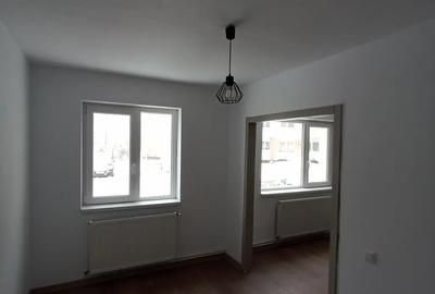 Apartament cu 3 camere semidecomandat în Central - 7