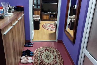 Apartament cu 3 camere semidecomandat în Viziru 1 - 2