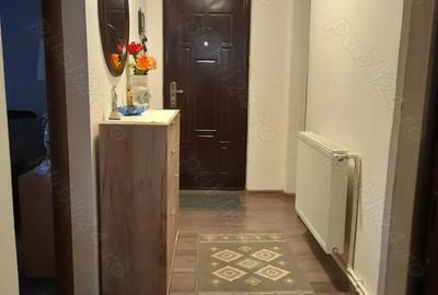 Apartament cu 3 camere semidecomandat în Central - 9