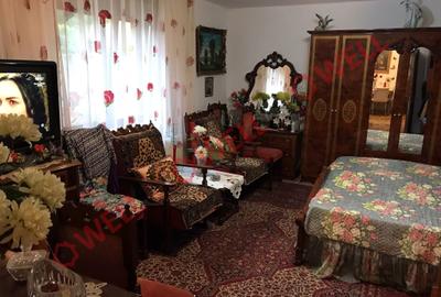 De vânzare o casă pe curte comună cu încă 5 familii situat în Târgu Mureș pe st - 6