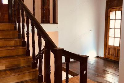 Casă cu 5 camere în Badea Cârțan - 11