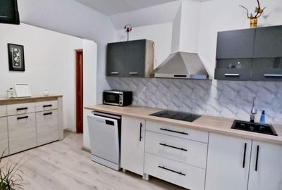 Apartament cu 3 camere decomandat în Central - 8