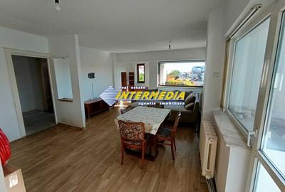 Apartament cu 3 camere decomandat în Central - 1