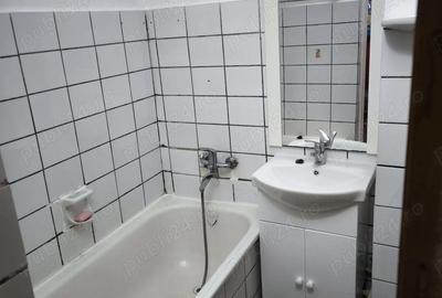 Garsonieră decomandată în Central - 2