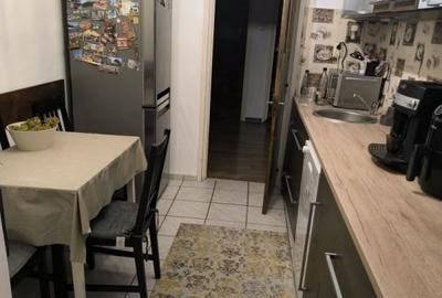 Apartament cu 3 camere decomandat, mobilat în Răcădău