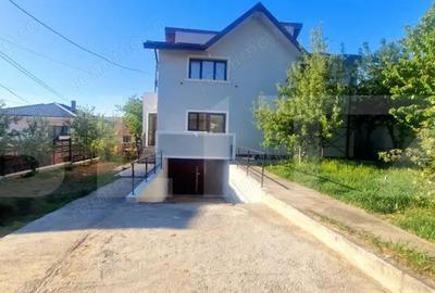 Casă cu 6 camere cu Teren 470 Mp în Bucium - 6