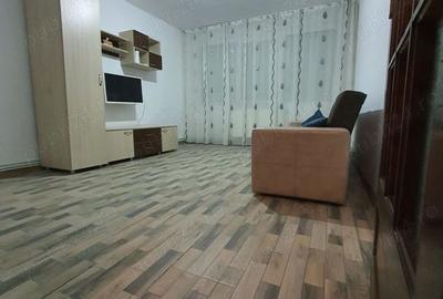 Apartament 2 camere decomandat ?i mobilat totul nou electro casnice ?i mobila situat in bl 14 Petril - 2