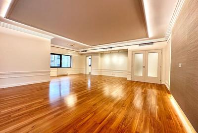 Apartament cu 4 camere semidecomandat, mobilat în Dorobanți