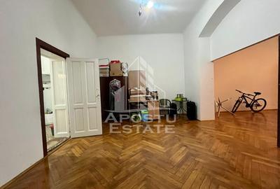 Apartament deosebit in cladire istorica, zona Piata Romanilor