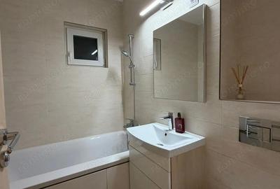 Apartament cu 3 camere decomandat în Lipovei