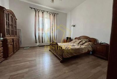 Casa renovata cu 4 camere la curte comuna | Iosefin - 4