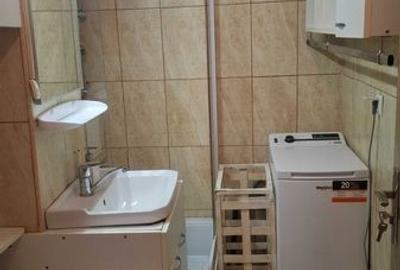 Garsonieră decomandată în Central - 4