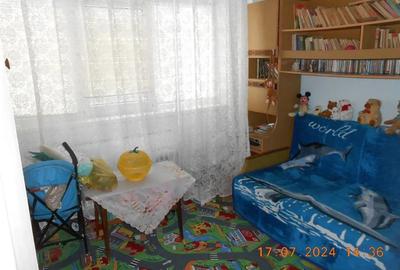 Apartament cu 4 camere decomandat în Central