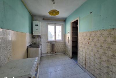 Apartament cu 3 camere decomandat în Piața Centrală - 9