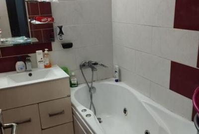 Apartament cu 2 camere decomandat în Griviței