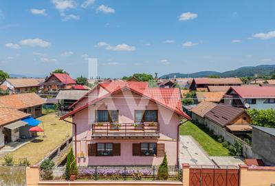 Casa spatioasa Rasnov 360 mp utili, 10 camere, vedere panoramica, COMISION 0% - 2