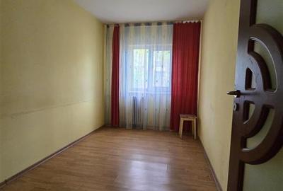 Apartament cu 3 camere decomandat în Dacia - 4