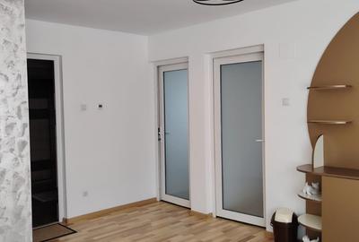 Casă individuală cu 7 camere cu Canalizare în Central - 8