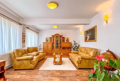Casă individuală cu 10 camere cu Canalizare în Băicoi - 2