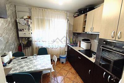 Apartament cu 3 camere semidecomandat în Micro 3 - 8