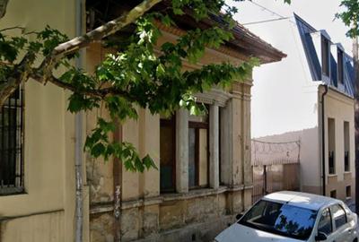 Vanzare casa veche de 288 mp si 440 mp teren in centrul Bucuresti - 2