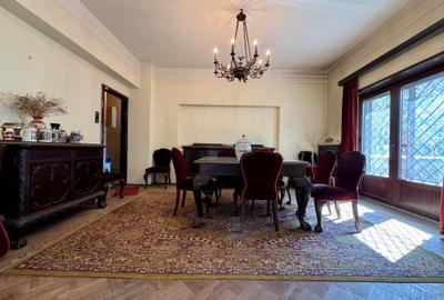 Casă individuală cu 7 camere cu Canalizare în Capitale - 1