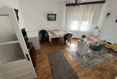 Casă cu 5 camere cu Canalizare în Tomis I - 2