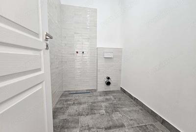 Casă cu 3 camere în Dumbrăvița