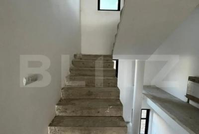 Casă cu 7 camere cu Teren 500 Mp în Micro 11 - 2