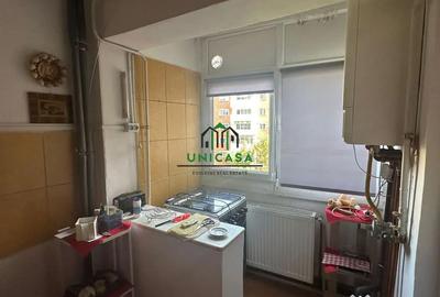Apartament cu 4 camere decomandat în Central