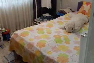 Apartament cu 3 camere decomandat în Mioriței - 9