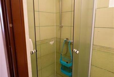 Garsoniera luminoasa,mobilata, accesorizata,loc parcare,Tractorul, Brasov. Tur 3 - 17