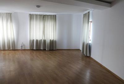 Casă individuală cu 7 camere cu Teren 257 Mp în Mazepa 2 - 10