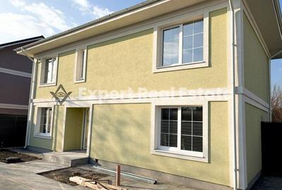 Casă individuală cu 5 camere în Central