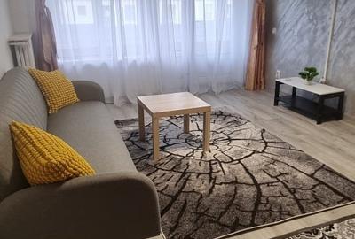 Proprietar; inchiriez apartament renovat  cu 2 camere Piata Romana - 8