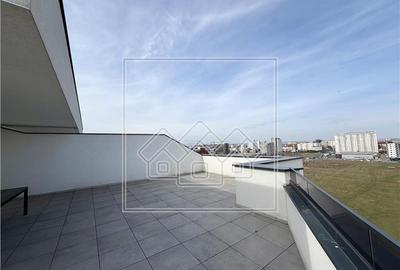 Penthouse cu 3 camere nedecomandat în Exterior Sud - 5