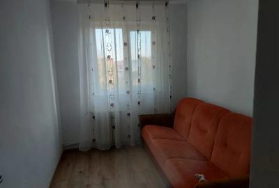 Apartament cu 3 camere decomandat în Micro 14 - 1