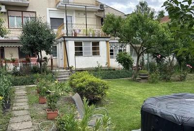 Casă cu 4 camere cu Teren 800 Mp în Central - 1