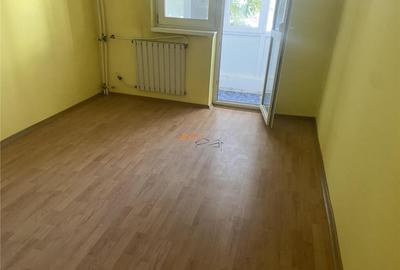 Apareament 4 camere , zona cartier Sud , et 1/4 , 60 mp , li Apareament 4 camere , zona cartier Sud , et 1/4 , 60 mp , li - 3