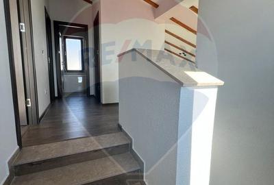 Casă cu 5 camere cu Teren 450 Mp în Nord - 11