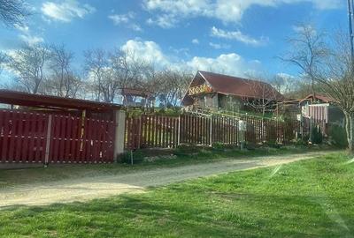 Casă cu 3 camere cu Teren 1400 Mp în Central - 2