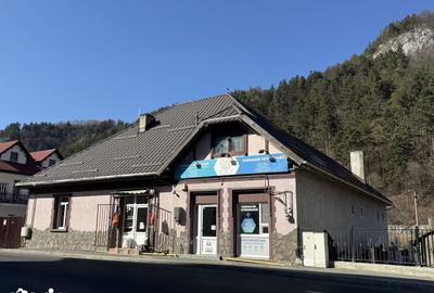 Casă cu 7 camere cu Teren 500 Mp în Bran