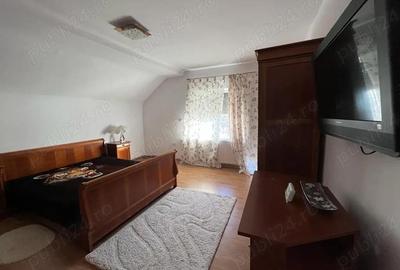 Casă cu 5 camere cu Teren 400 Mp în Central