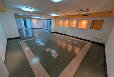 Spațiu comercial, de 70 mp, în Central - 3