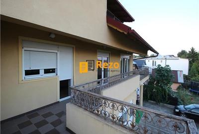 Vila impunatoare cu iesire la lac in Peris - 14