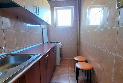 Vanzare garsoniera Titan / Codrii Neamtului / decomandata / etaj 8 / 10 - 6