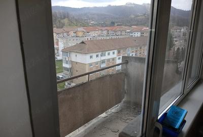 Apartament cu 3 camere decomandat în Petros - 4